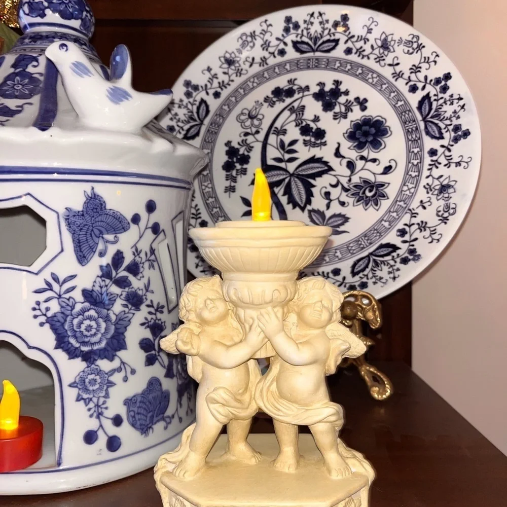 Vintage cherubs Angeles candle holder